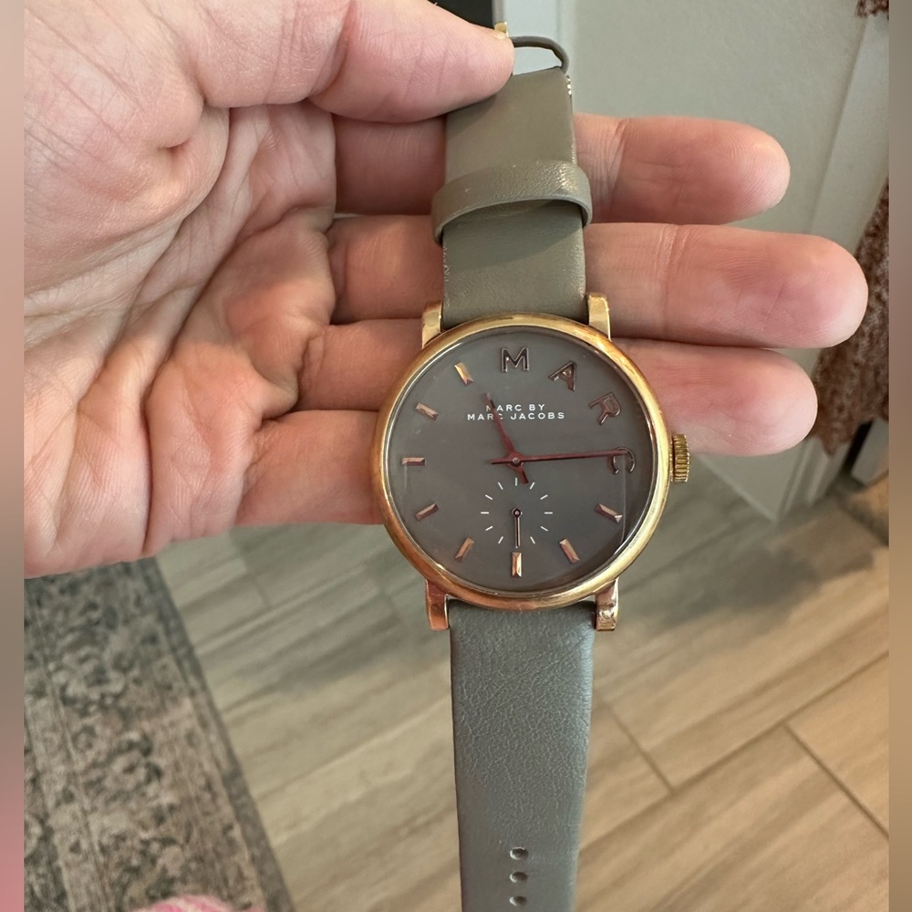 Marc Jacobs grey taupe watch